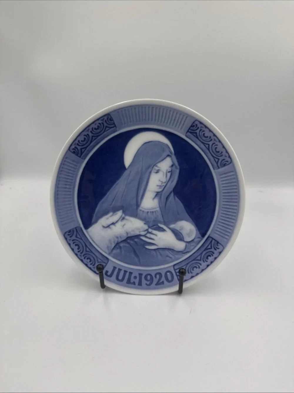 Vintage Royal Copenhagen 1920 Mary Child Jesus Christmas Plate Denmark Blue